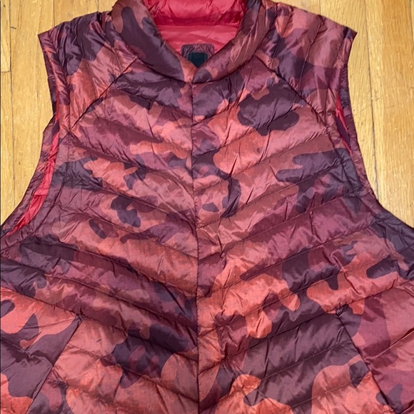 Lululemon Camo Vest - Picture 2 of 8